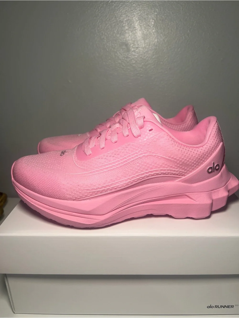 ALO Yoga Women's Sweet Pink Runner Shoes